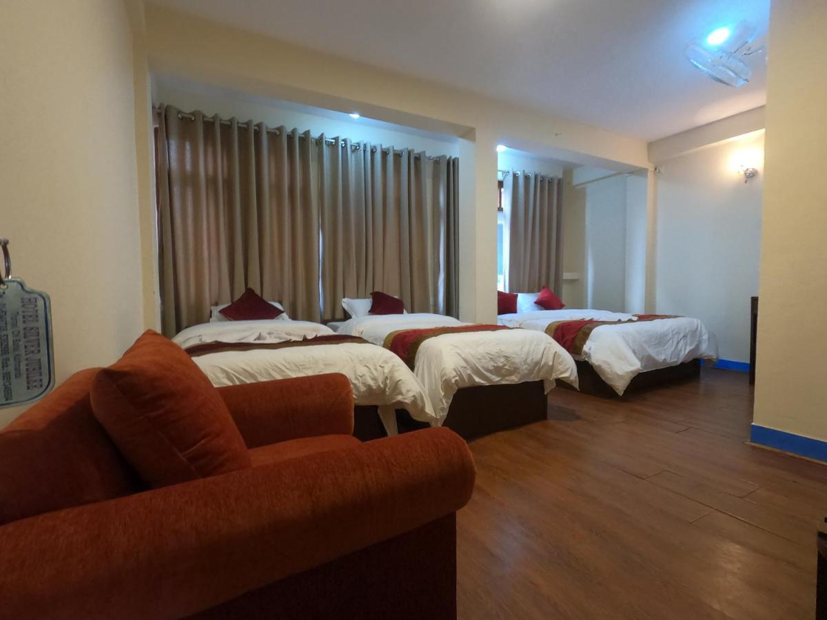 Hotel Silver Jubilee Катманду Экстерьер фото